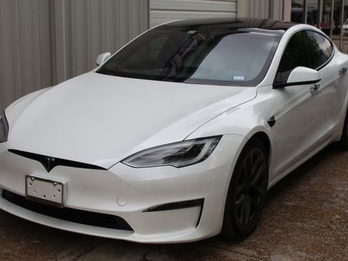 Used 2021 Tesla Model S Plaid image 1