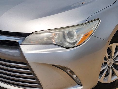 Used 2016 Toyota Camry LE FWD image 9