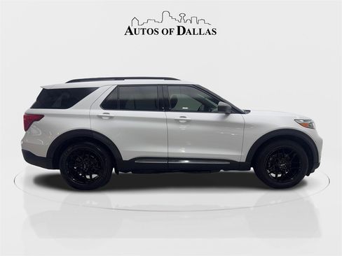 Used 2020 Ford Explorer XLT w/ Equipment Group 202A image 10