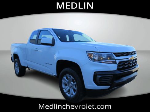 Used 2022 Chevrolet Colorado LT w/ Safety Package image 2