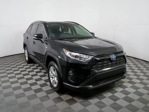 Used 2021 Toyota RAV4 XLE w/ Convenience Package image 1