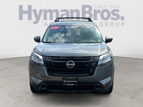 Used 2022 Nissan Pathfinder SV w/ SV Black Package image 9
