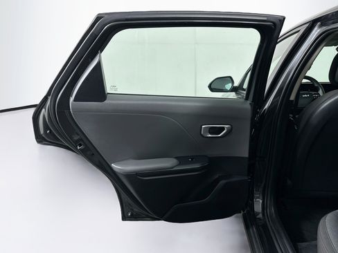 Used 2025 Kia K4 FWD image 25