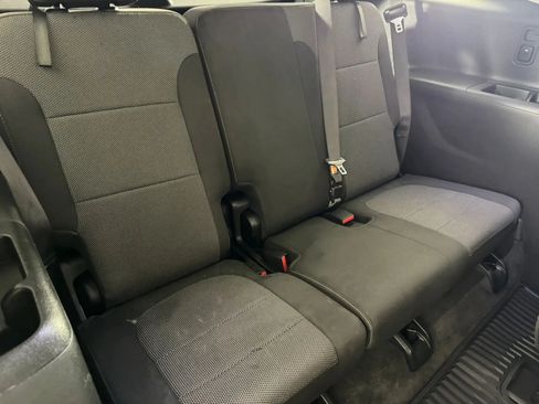 Used 2020 Chevrolet Traverse LT w/ LPO, Black Accent Package AWD/4WD image 37