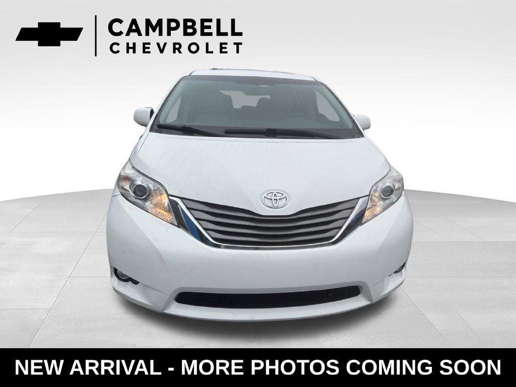 Used 2012 Toyota Sienna XLE FWD image 8