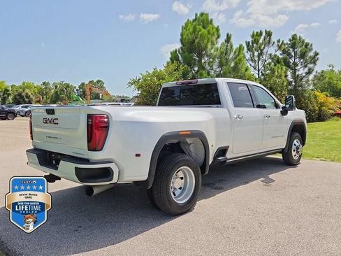 Used 2024 GMC Sierra 3500 Denali w/ Denali Reserve Package AWD/4WD image 4