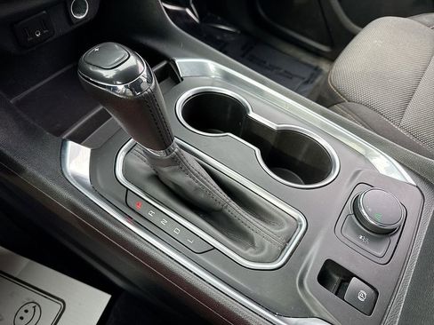 Used 2020 Chevrolet Traverse LT image 20