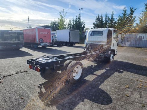 New 2025 Isuzu NPR image 9