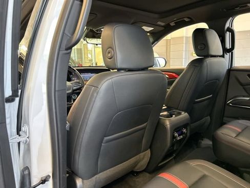 Used 2024 Chevrolet Traverse RS AWD/4WD image 19