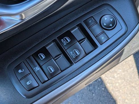 Certified 2019 Jeep Cherokee Limited AWD/4WD image 25