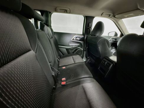 Used 2022 Mitsubishi Outlander ES FWD image 25