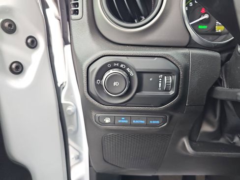 Used 2023 Jeep Wrangler Unlimited w/ Cold Weather Group AWD/4WD image 29
