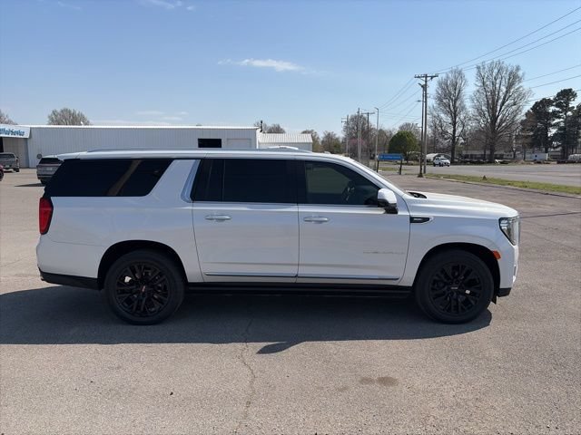 Used 2023 GMC Yukon XL Denali AWD/4WD image 7