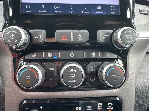 Certified 2022 RAM 2500 Laramie w/ Night Edition AWD/4WD image 7