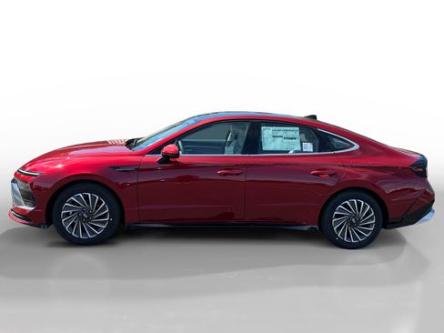 New 2025 Hyundai Sonata Limited image 2