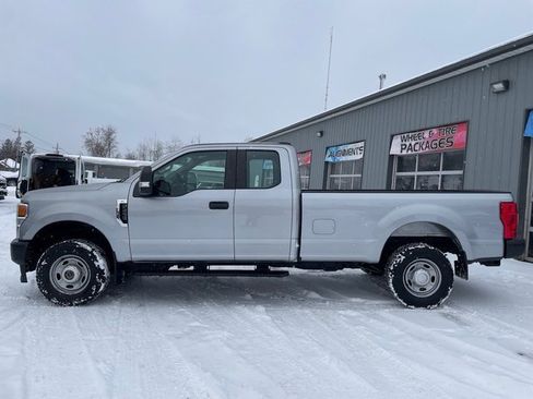 Used 2020 Ford F250 XL w/ Power Equipment Group image 4