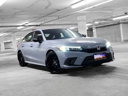 Used 2022 Honda Civic Sport image 4