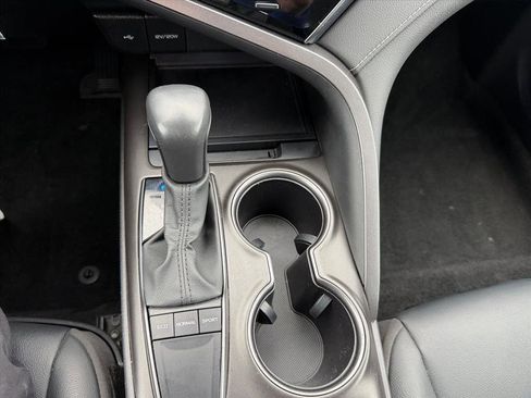 Used 2024 Toyota Camry SE image 24