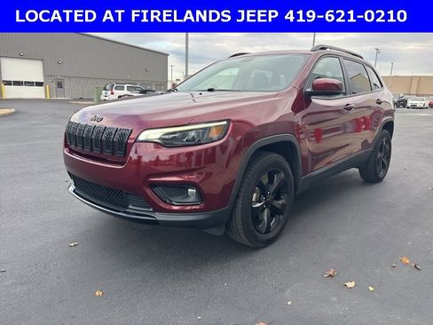 Used 2020 Jeep Cherokee Latitude Plus image 3