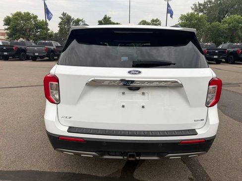 Used 2020 Ford Explorer XLT w/ Equipment Group 202A AWD/4WD image 9