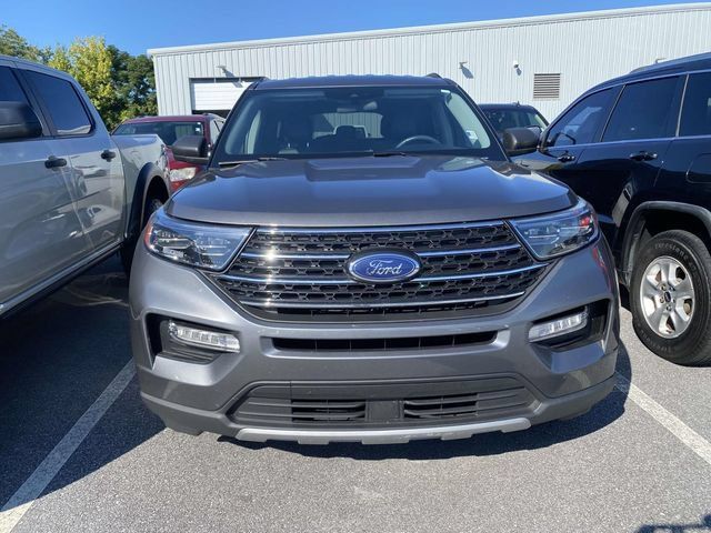 Certified 2023 Ford Explorer XLT w/ Equipment Group 202A AWD/4WD image 2