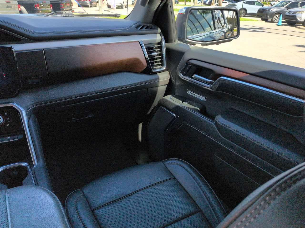 Used 2024 GMC Sierra 1500 Denali AWD/4WD image 16