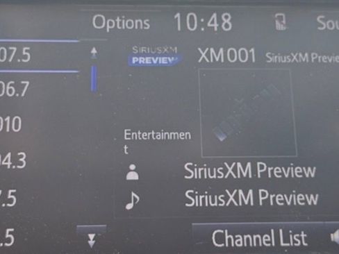 Used 2017 Toyota Camry SE w/ Moonroof Package image 24