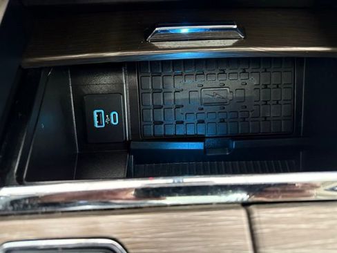 Used 2024 Ford Expedition Limited image 45