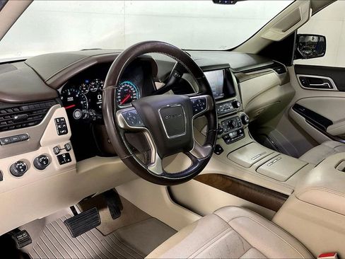 Used 2019 GMC Yukon XL Denali w/ Denali Ultimate Package AWD/4WD image 17