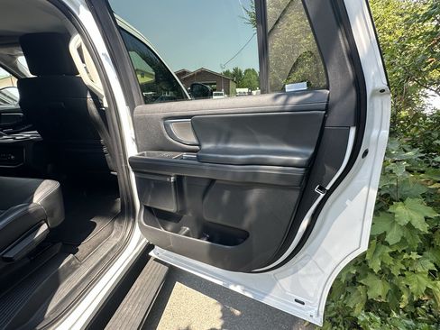 Used 2025 Ford Expedition Max Platinum AWD/4WD image 44