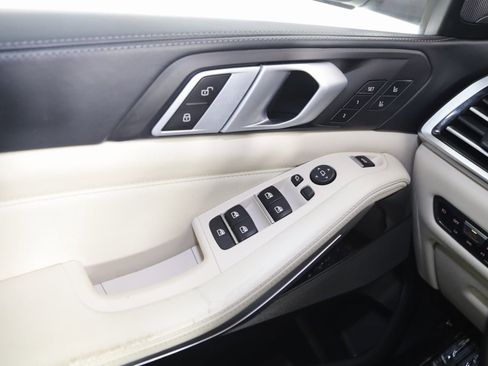 Used 2019 BMW X5 xDrive40i w/ Executive Package image 35