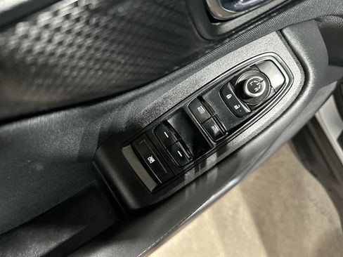 Used 2025 Subaru Outback Premium image 19