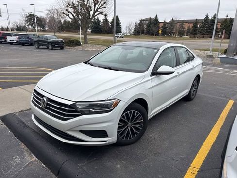 Used 2019 Volkswagen Jetta SE image 3