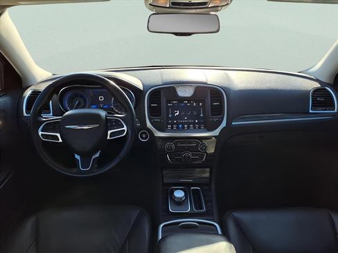 Used 2019 Chrysler 300 Touring L w/ Quick Order Package 22F image 15