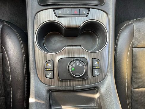 Used 2020 GMC Acadia SLT w/ Premium Package image 31