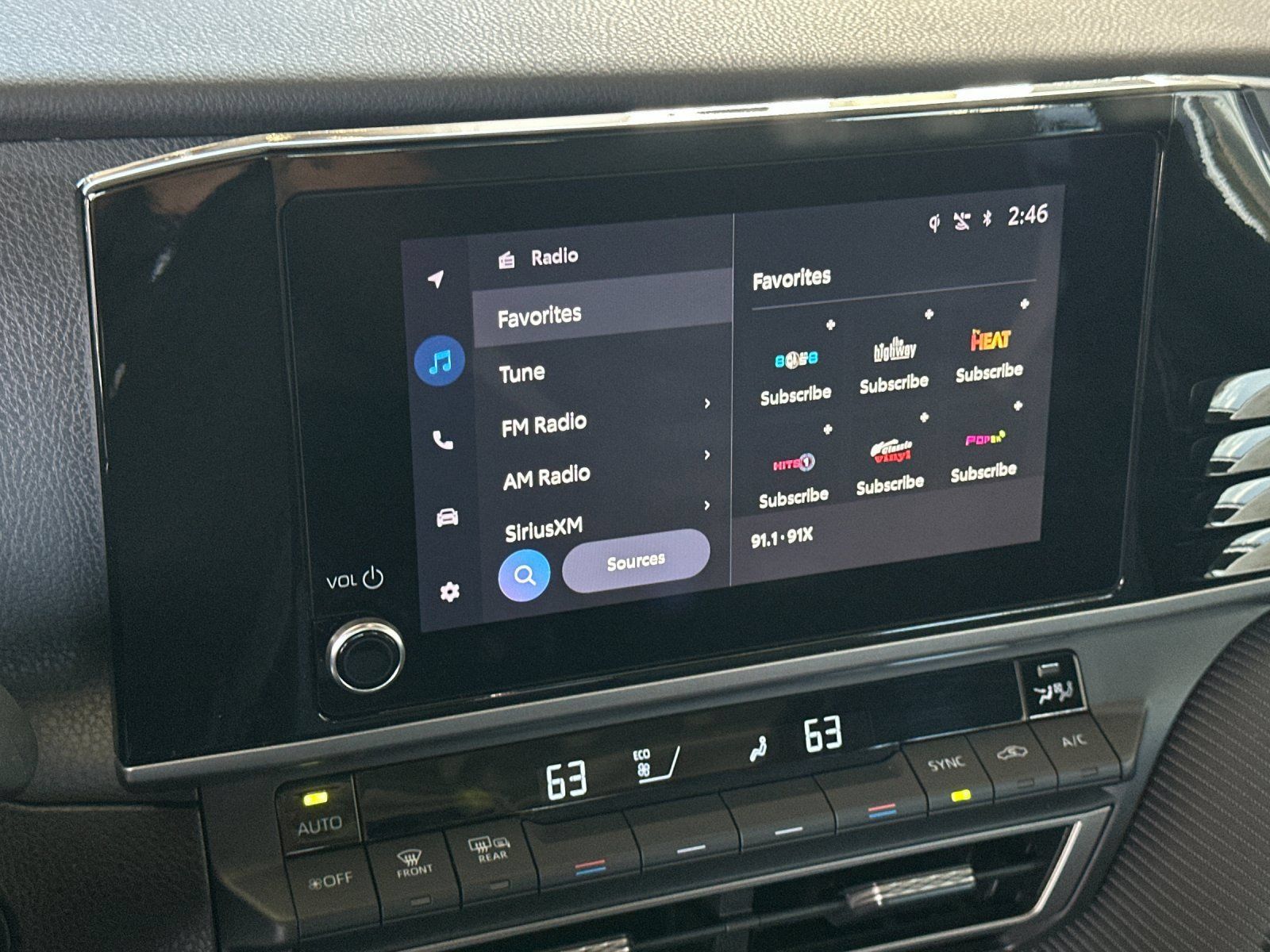 Used 2025 Toyota Camry SE w/ Convenience Package FWD image 16