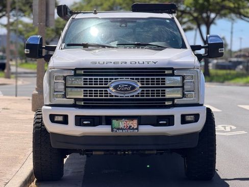 Used 2019 Ford F350 Platinum w/ Platinum Ultimate Package image 6