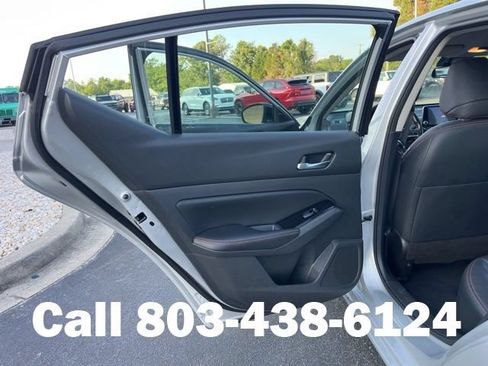 Used 2024 Nissan Altima 2.5 SR FWD image 9