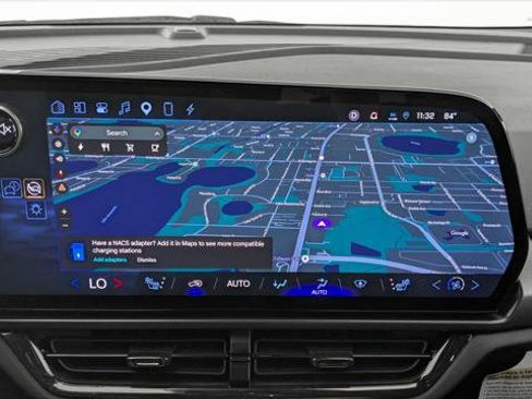 Used 2024 Chevrolet Equinox EV RS FWD image 30