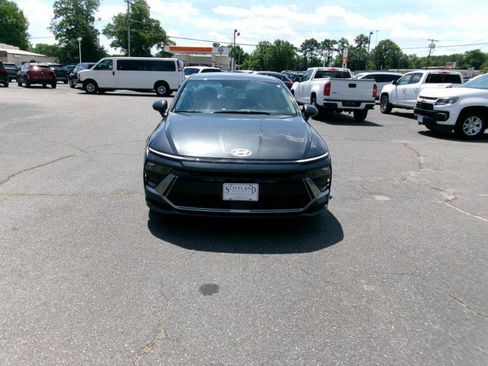 Used 2025 Hyundai Sonata SEL FWD image 3