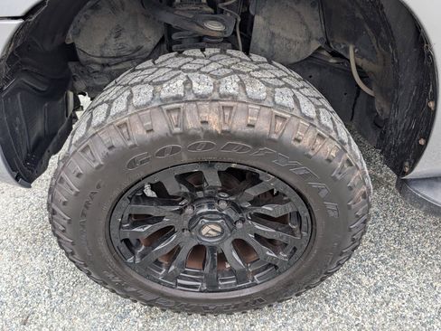Used 2015 Toyota Sequoia SR5 AWD/4WD image 12