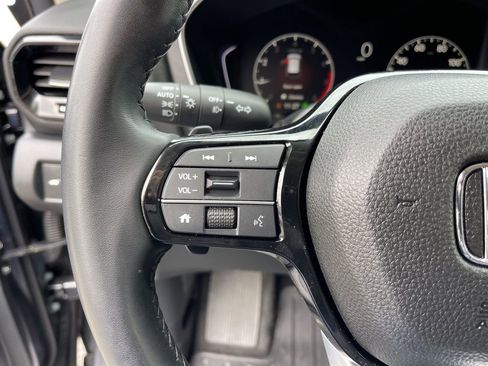 Used 2025 Honda Pilot EX-L image 18