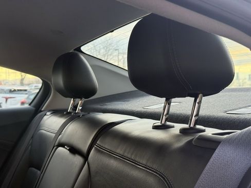 Used 2017 Chevrolet Cruze Premier image 25