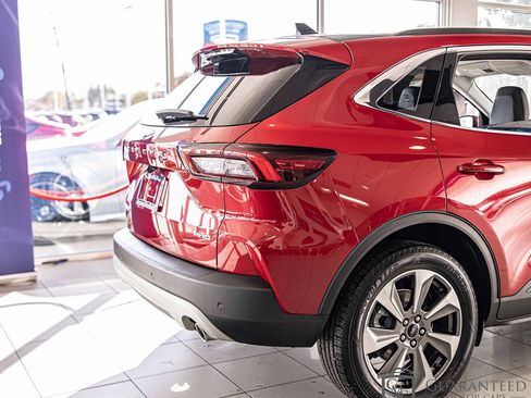 Used 2024 Ford Escape Platinum image 13