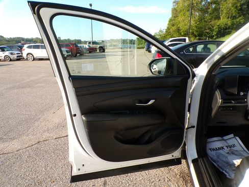 Certified 2025 Hyundai Tucson SEL AWD/4WD image 22