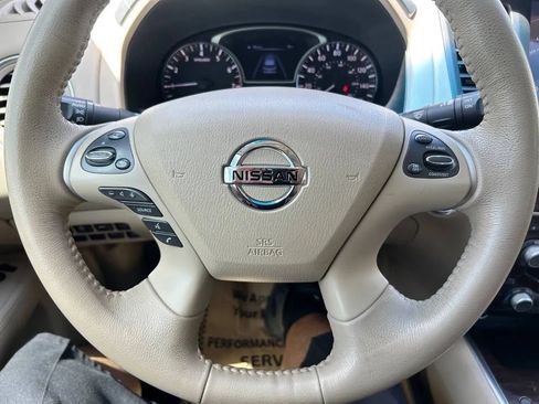 Used 2014 Nissan Pathfinder Platinum w/ Platinum Premium Package FWD image 19