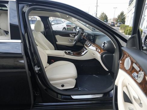 Used 2019 Mercedes-Benz E 300 4MATIC w/ Premium 1 Package image 36