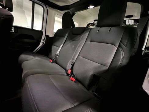 Used 2022 Jeep Wrangler Unlimited Sahara w/ Cold Weather Group image 35