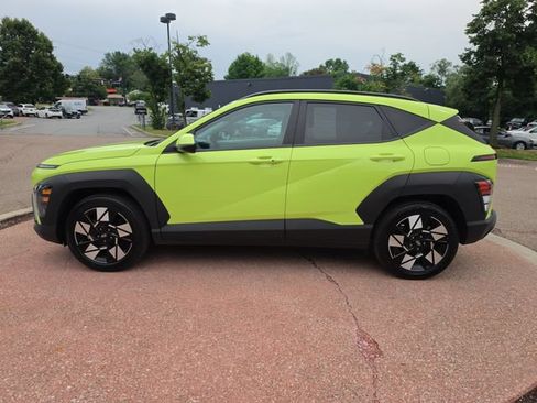 Used 2024 Hyundai Kona SEL FWD image 2