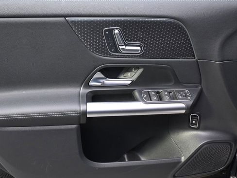 Used 2025 Mercedes-Benz GLA 250 4MATIC image 20